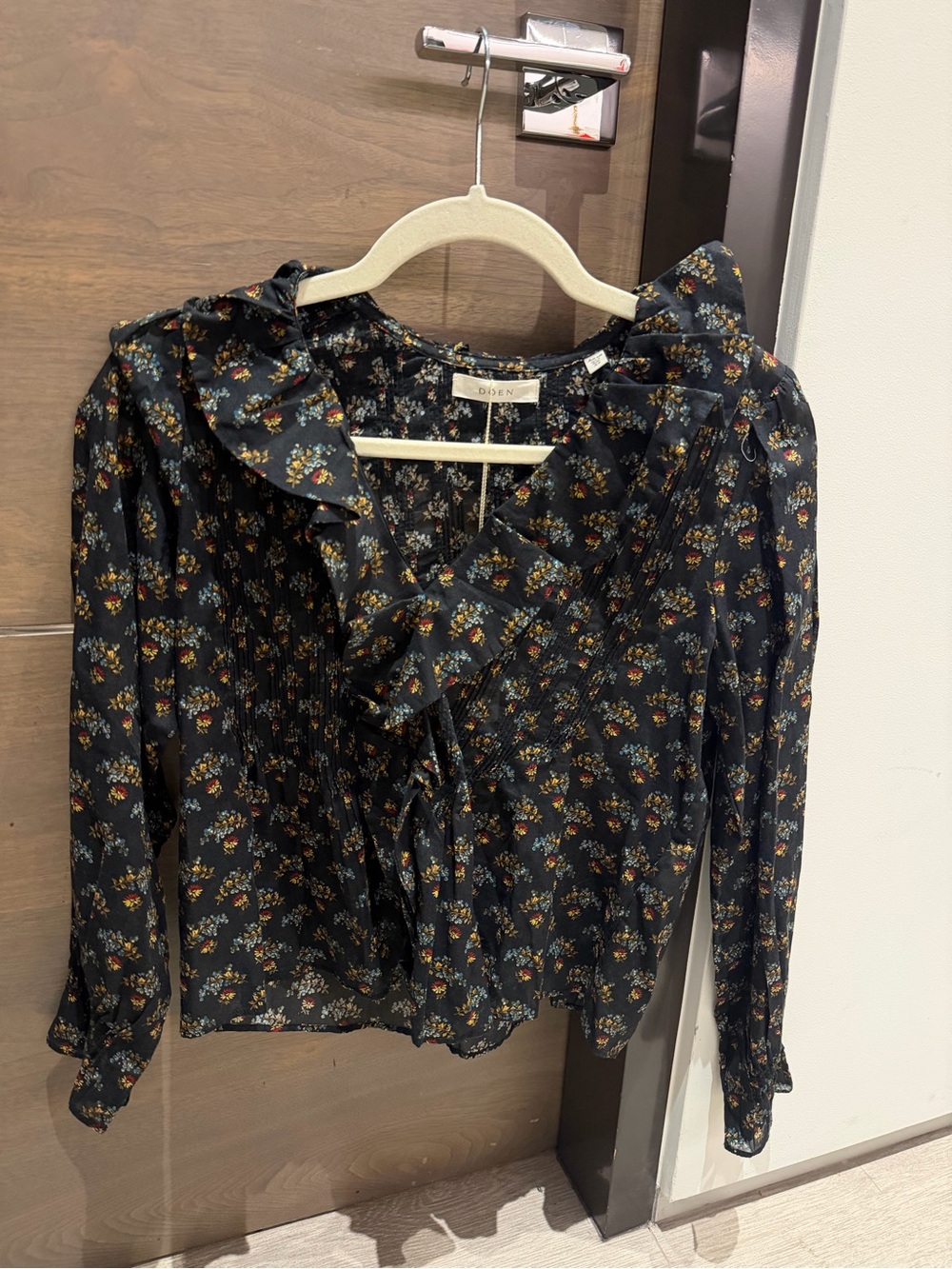 Doen Black Floral Ruffle-Front Blouse